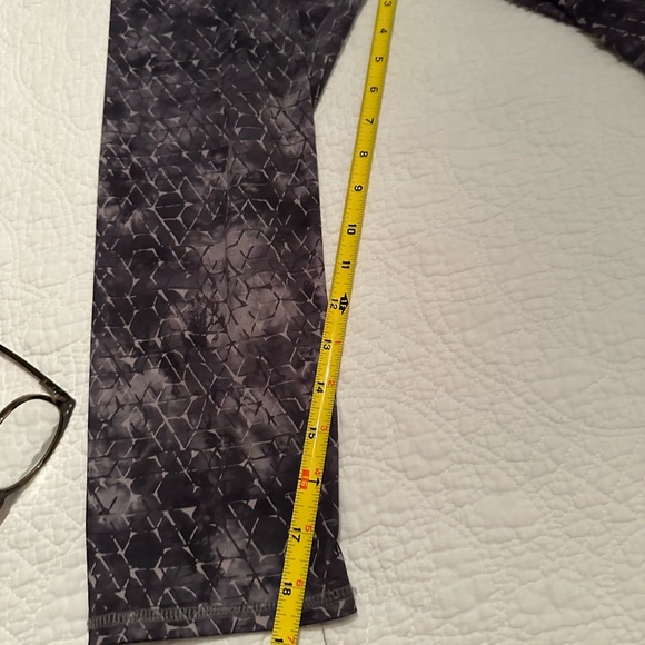 Champion Camouflage Compression Bottom Size Youth men’s L (12-14) - Picture 5 of 12